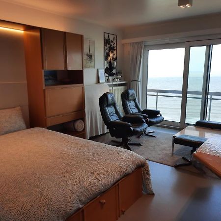 Studio On The Beach With Sea View Middelkerke Dış mekan fotoğraf