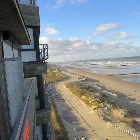 Studio On The Beach With Sea View Middelkerke Dış mekan fotoğraf