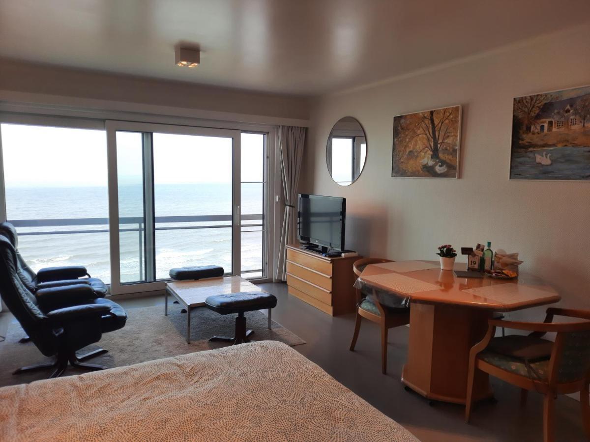 Studio On The Beach With Sea View Middelkerke Dış mekan fotoğraf