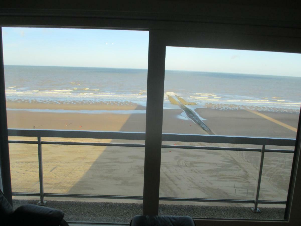 Studio On The Beach With Sea View Middelkerke Dış mekan fotoğraf