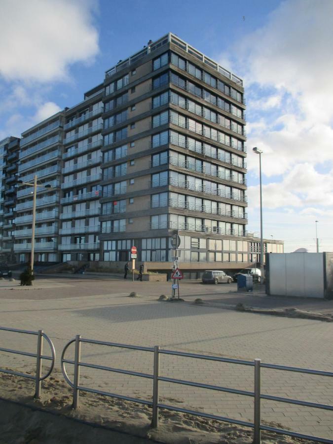Studio On The Beach With Sea View Middelkerke Dış mekan fotoğraf